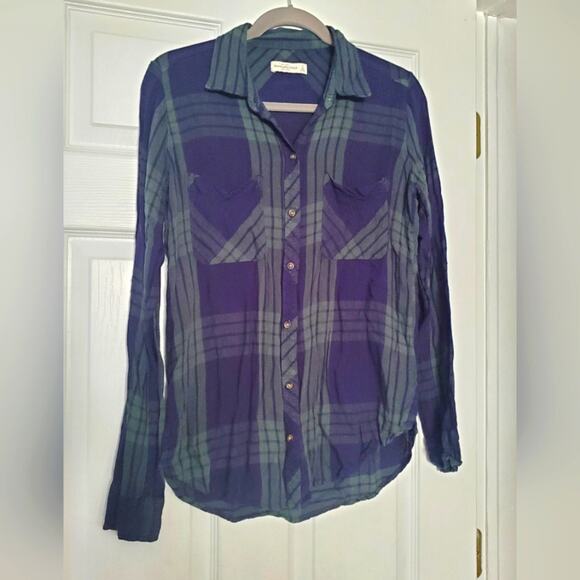 Abercrombie & Fitch Tops - Abercrombie & Fitch green & navy plaid button‎ up size S